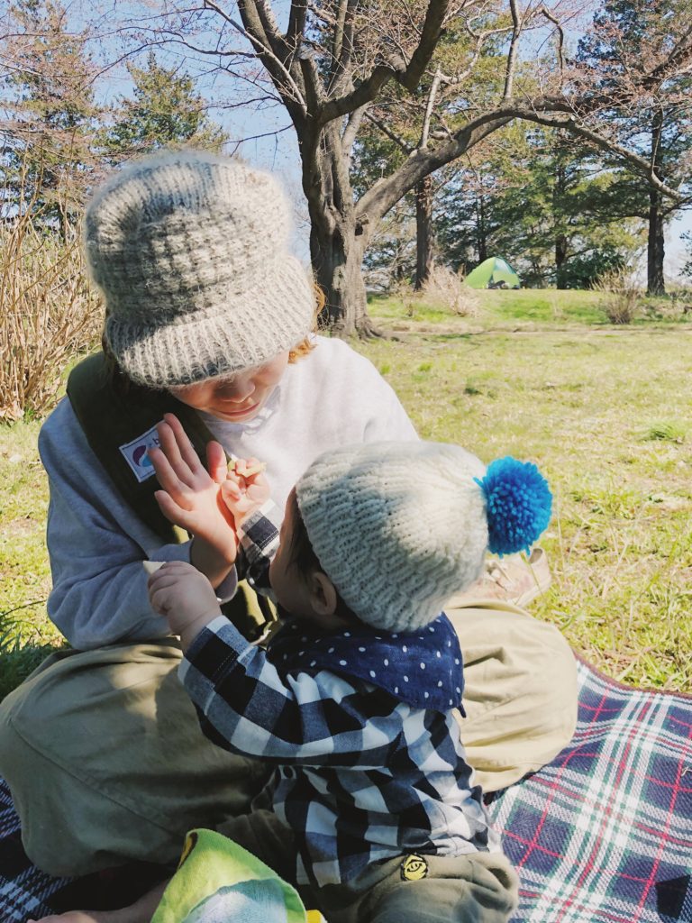 赤ちゃん連れピクニックのススメ 月齢はいつからok 持ち物や気を付けたいポイントは ゆるく楽しくママする